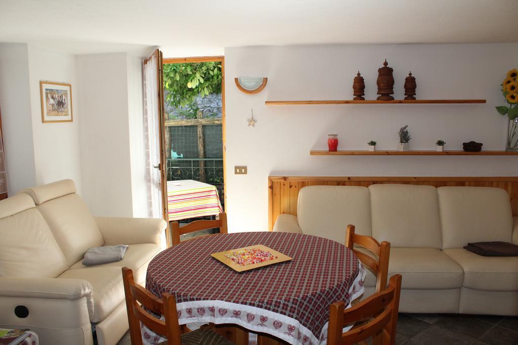 In Perfetto Stile Valdostano Apartment เซนต์วินเซนต์ ภายนอก รูปภาพ