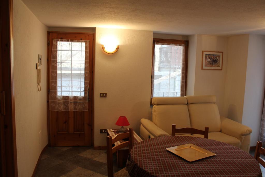 In Perfetto Stile Valdostano Apartment เซนต์วินเซนต์ ภายนอก รูปภาพ